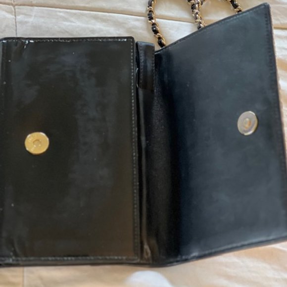 Black & white CHANEL gold-chain wristlet -- price drop to $350 for 2 days only! - Picture 4 of 5